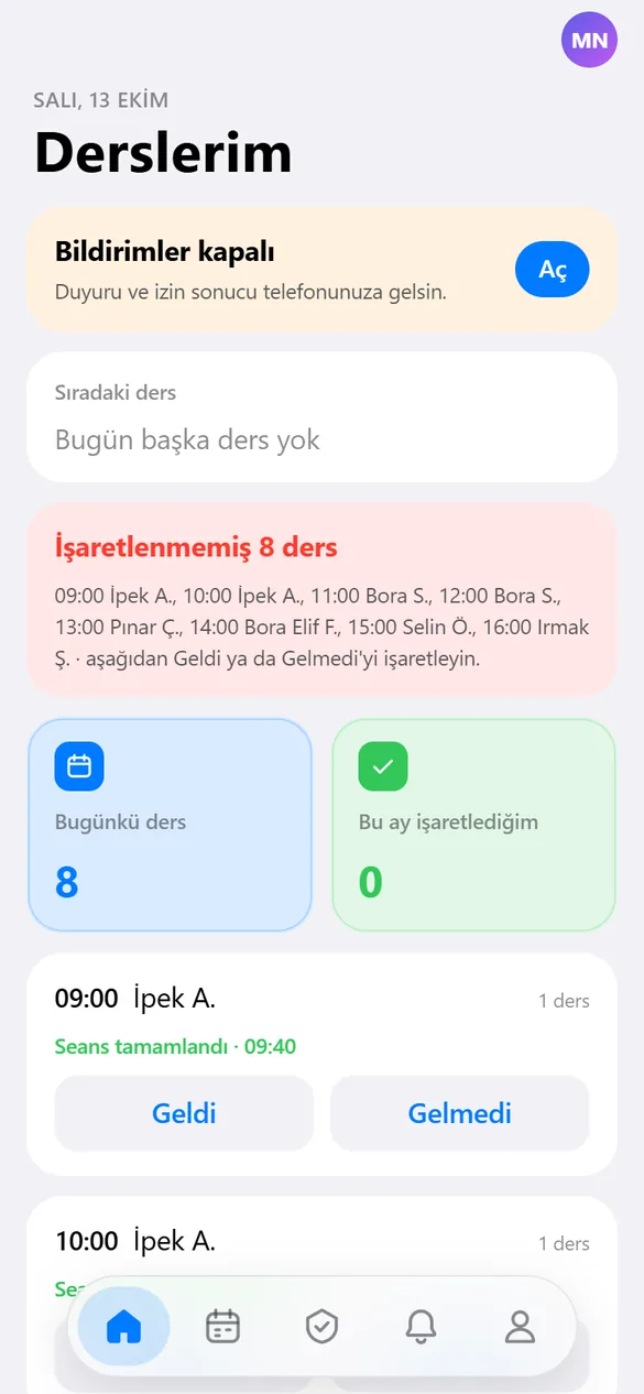 Öğretmenin telefonunda bugünkü dersleri